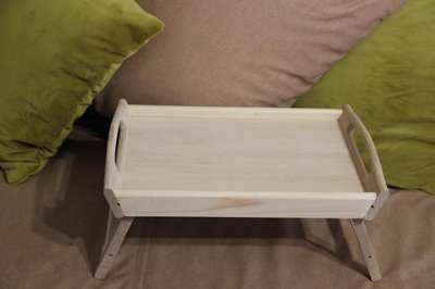 Столик-поднос для завтраков из дерева, натурального цвета с раскладными ножками. 2056943525 фото