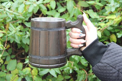 Темний дерев'яний бокал пивний з металом, дубовий кухоль для пива, пивна кружка з натурального дерева 1774489004 фото