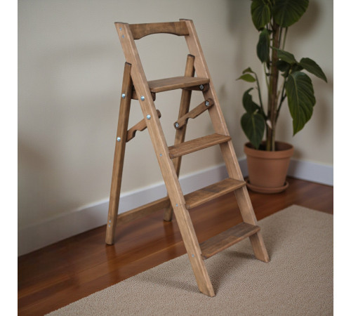 Drewniana składana drabina z 4 stopniami do domu, studia fotograficznego. Domowa składana drabina transformatorowa.