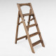 Drewniana składana drabina z 4 stopniami do domu, studia fotograficznego. Domowa składana drabina transformatorowa.