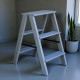 Дерев’яна драбина на 3 сходинки Побутова складана стрем'янка для дому, кухні, фотостудії побутові розкладні Вестерн Сірий