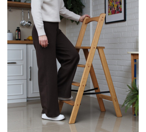 Drewniana składana drabina przystawna Elegancka i praktyczna do domu Drabina domowa z poręczą Mleko