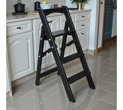 Dreistufige Holzleiter für Zuhause und Fotostudio. Leicht, faltbar, schwarz.