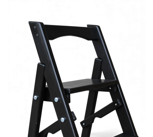 Dreistufige Holzleiter für Zuhause und Fotostudio. Leicht, faltbar, schwarz.