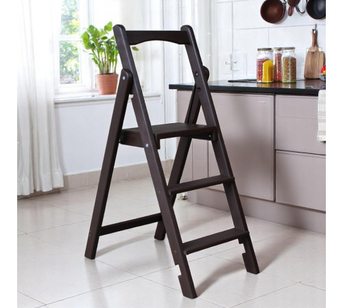 Drewniana składana drabina z 3 stopniami do domu, studia fotograficznego. Domowa składana drabina-transformator, gorzka czekolada.