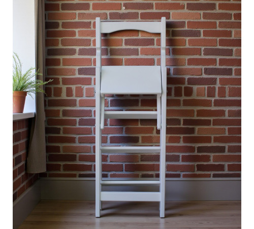 Drewniana składana drabina z 4 stopniami do domu, studia fotograficznego. Domowa składana drabina transformatorowa.