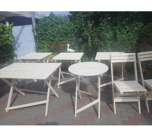 Stoły kwadratowe drewniane