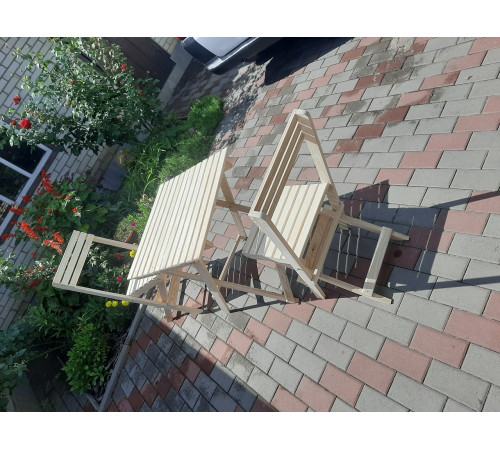 Stoły kwadratowe drewniane