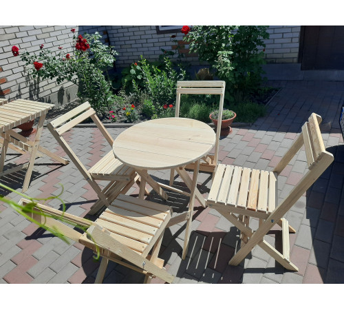 A high-quality wooden folding garden furniture set! Great price! (table and 4 chairs)