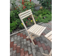 Składane drewniane krzesło z oparciem do domu i ogrodu.