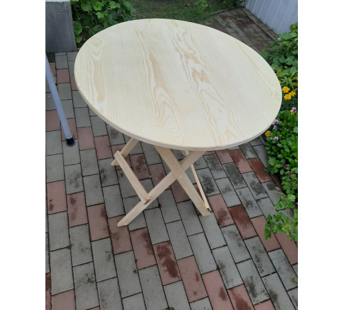 Okrągły drewniany stół do kawiarni