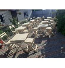 Zestaw mebli drewnianych