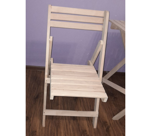 Drewniane składane krzesła do salonu, kuchni, przedpokoju i jadalni.