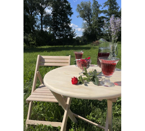 Круглый деревянный стол для кафе