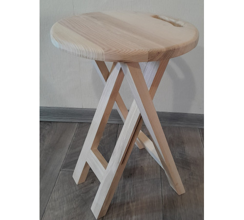 Klappbarer Holzhocker