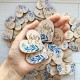 Деревянные свадебные бутоньерки с индивидуальной гравировкой.