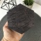 Шкатулка для обручальных колец из дерева.