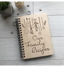 Деревянная кулинарная книга на спирале «Our Family Recipes»
