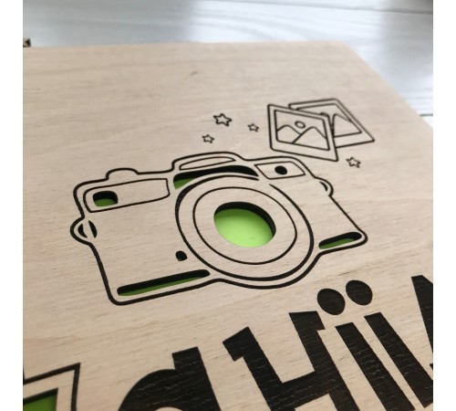Детский именной фотоальбом из дерева
