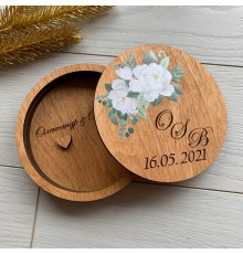 Свадебная коробочка для колец из дерева с гравировкой.