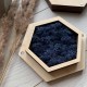 Коробочка для обручальных колец с декоративным синим мохом.