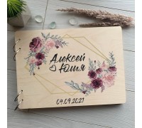 Drewniany album na zdjęcia i notatki ślubne