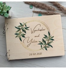 Свадебный альбом из дерева с индивидуальным дизайном.