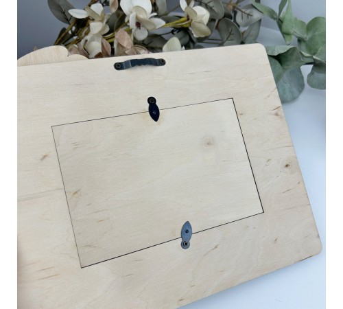 A set of 2 personalized frames as a gift. A set of 2 personalized frames as a gift.