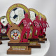 Personalisierte Sportauszeichnung für den Sieg, Fußballpokal aus Holz mit Gravur, Holzschild mit Logo.