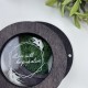 Круглая коробочка для обручального кольца со мхом и именной надписью.