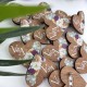 Свадебные бутоньерки из дерева для гостей, именные бутоньерки на свадьбу, бутоньерки на заказ с цветами.