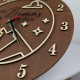 Оригинальные именные часы с фамилией семьи - подарок на свадьбу, деревянную годовщину, деревянные часы на стену