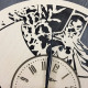 Wanduhr aus Naturholz „Batman-Style“