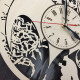 Wanduhr aus Naturholz „Batman-Style“
