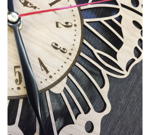 Designer-Wanduhr „Schmetterling“