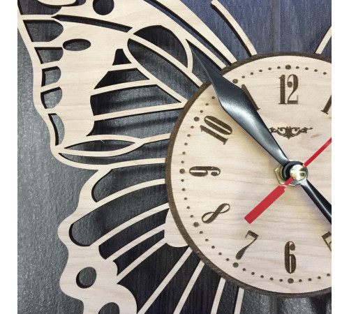 Designer-Wanduhr „Schmetterling“