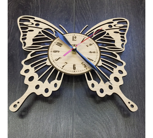 Designer-Wanduhr „Schmetterling“
