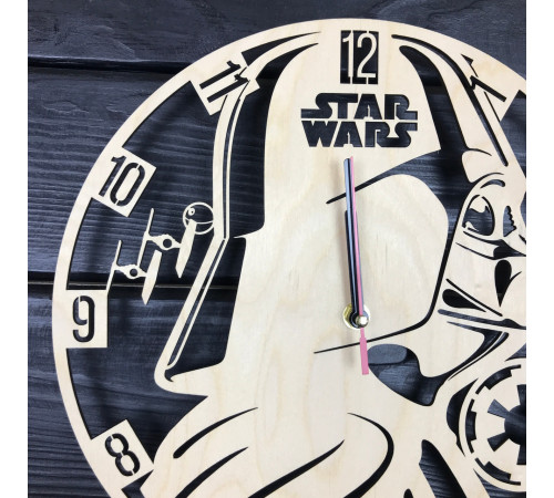Handgefertigte Wanduhr „Star Wars Time“