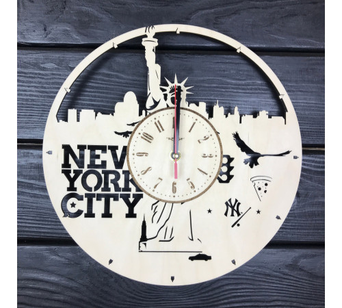 Runde Wanduhr aus Holz "New York. Freiheitsstatue"