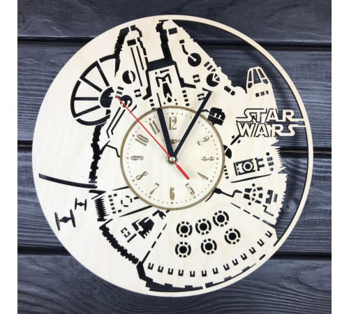Zegar ścienny Millennium Falcon wykonany z naturalnego drewna