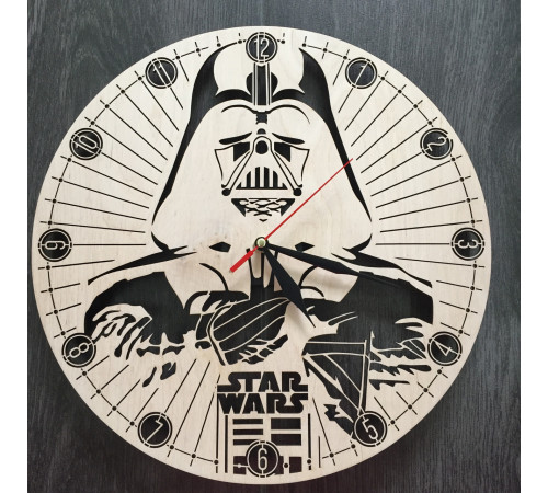 Handgefertigte Star Wars-Uhr aus Holz