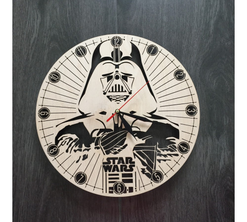 Handgefertigte Star Wars-Uhr aus Holz