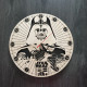 Handgefertigte Star Wars-Uhr aus Holz