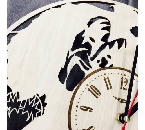Holzkunst-Wanduhr "KISS"