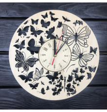 Wanduhr am Strand „Schmetterlingsflug“