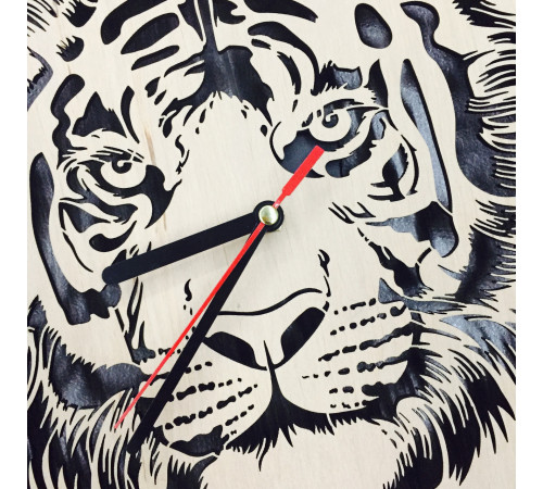 Leise Holzwanduhr "Tiger"