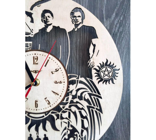 Designerski zegar drewniany "Supernatural"