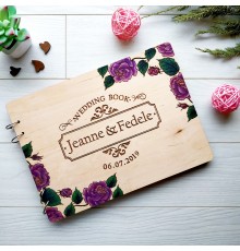 Свадебный альбом ручной работы с цветными элементами.