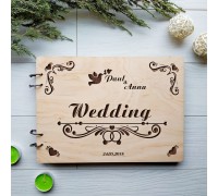 Hochzeitsalbum aus Holz für Fotos und Wünsche.