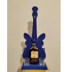 Мини-бар "Гитара", сувенирная гитара с коньяком и рюмками, 410*220 см.